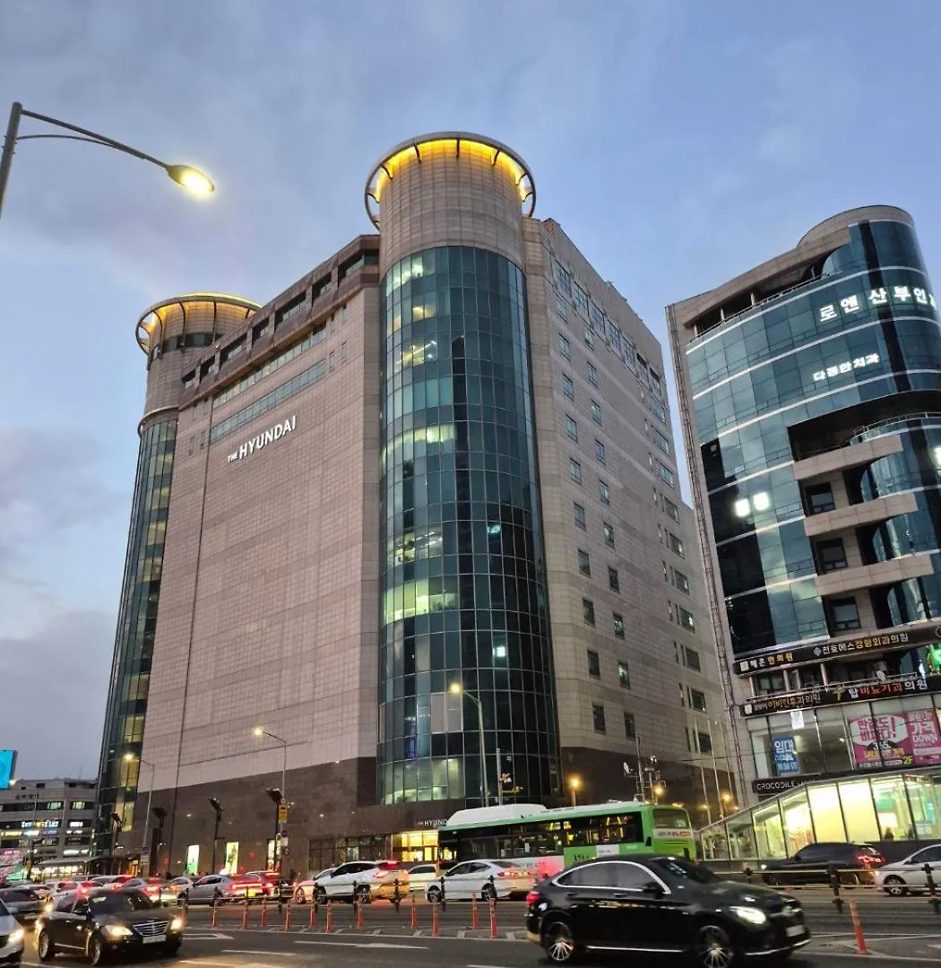 Villa Hangang Stay # Olympic Park # Asan Hospital # Lotte World # Lotte Tower # Seokchon Lake Seoul
